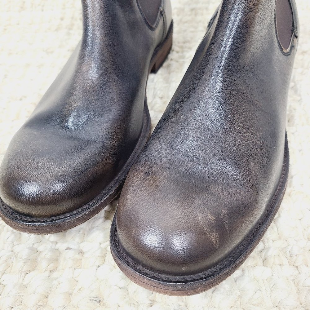 NEW FRYE Leather Distressed Tyler Chelsea Boots - Picture 3 of 8